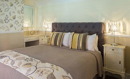 Hotel The Isle Restaurant With 4*